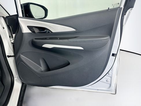 Used 2018 Chevrolet Bolt LT FWD image 29