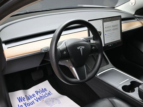 Used 2023 Tesla Model 3 Standard Range image 19
