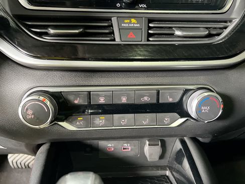 Used 2023 Nissan Altima 2.5 SR w/ SR Premium Package AWD/4WD image 19