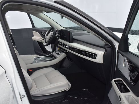 New 2026 Lincoln Aviator Reserve w/ Luxury Package image 13