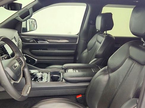 Used 2022 Jeep Wagoneer Series III AWD/4WD image 18