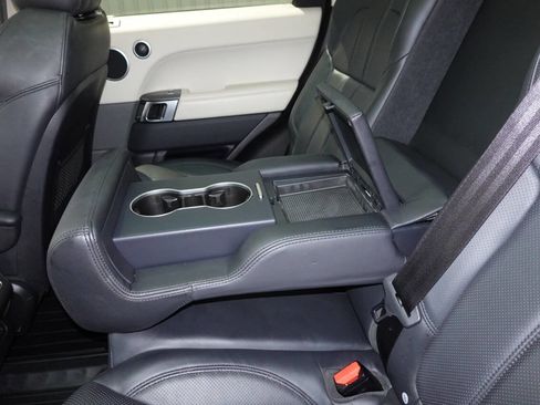 Used 2017 Land Rover Range Rover Sport HSE image 25