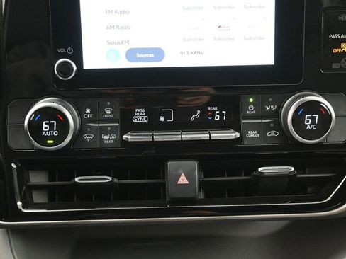 Used 2023 Toyota Highlander L FWD image 22