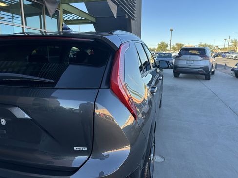 Used 2023 Kia Niro EX Touring image 14