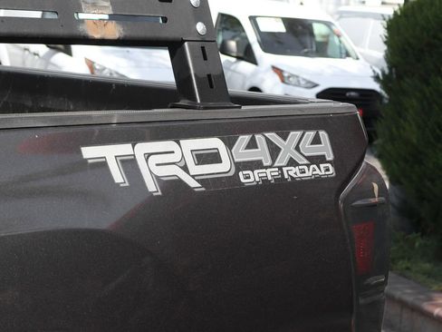Used 2020 Toyota Tacoma TRD Off-Road w/ Technology Package AWD/4WD image 49