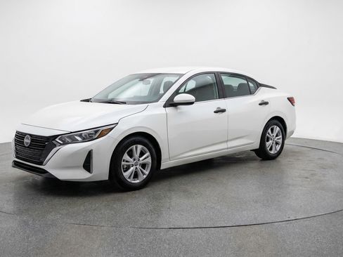 Used 2025 Nissan Sentra S FWD image 3