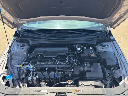 Used 2025 Hyundai Elantra SEL FWD image 33