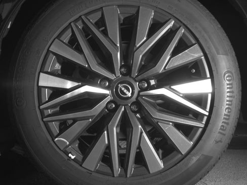 Used 2025 Nissan Altima 2.5 SV FWD image 14