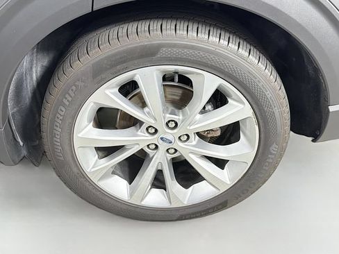Used 2021 Ford Explorer Platinum w/ Premium Technology Package RWD image 38