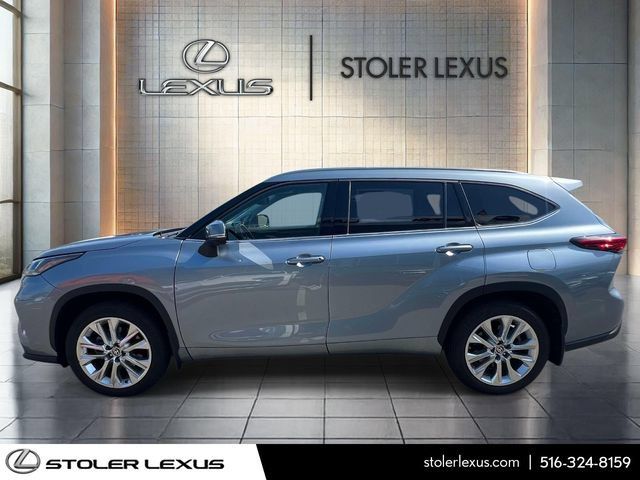 Used 2023 Toyota Highlander Limited AWD/4WD image 3