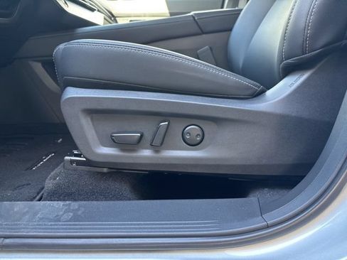 Used 2025 Nissan Murano SV AWD/4WD image 9