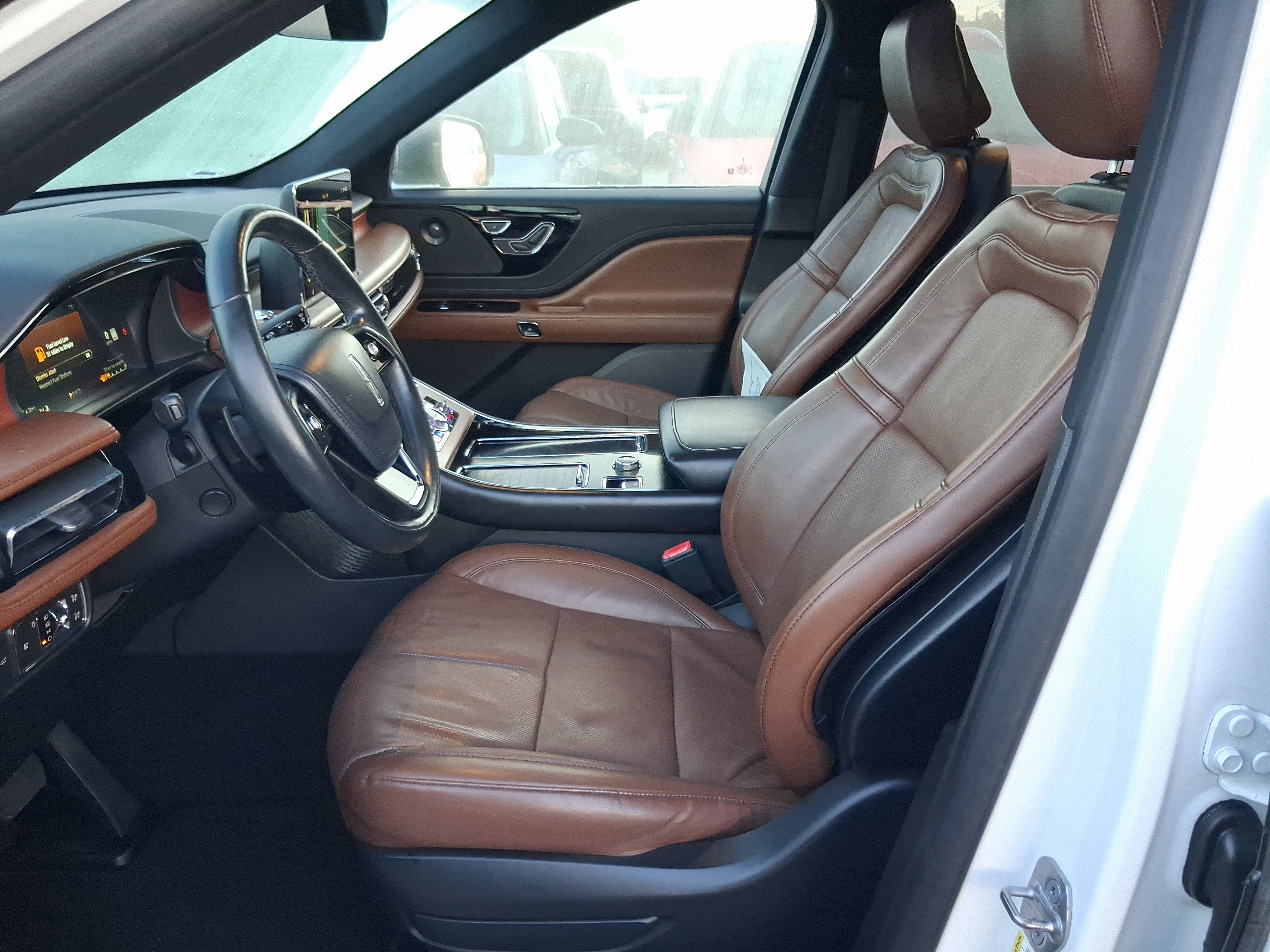 Used 2020 Lincoln Aviator Reserve w/ Equipment Group 201A RWD image 12