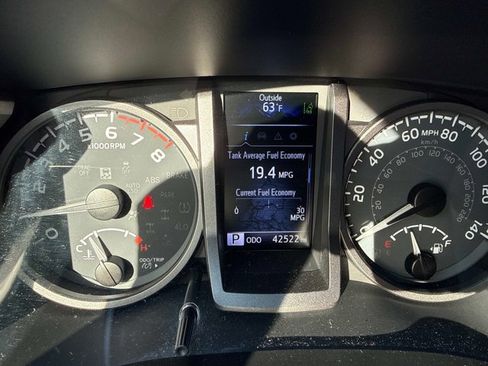 Used 2021 Toyota Tacoma TRD Sport image 17