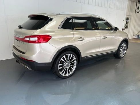 Used 2017 Lincoln MKX Reserve w/ Driver Assistance Package image 3