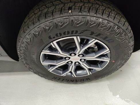 New 2026 GMC Acadia AT4 w/ LPO, Floor Liner Package image 4