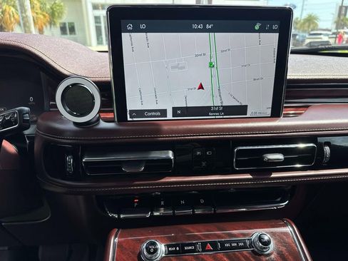 Certified 2023 Lincoln Aviator Black Label w/ Class IV Trailer Tow Package AWD/4WD image 29