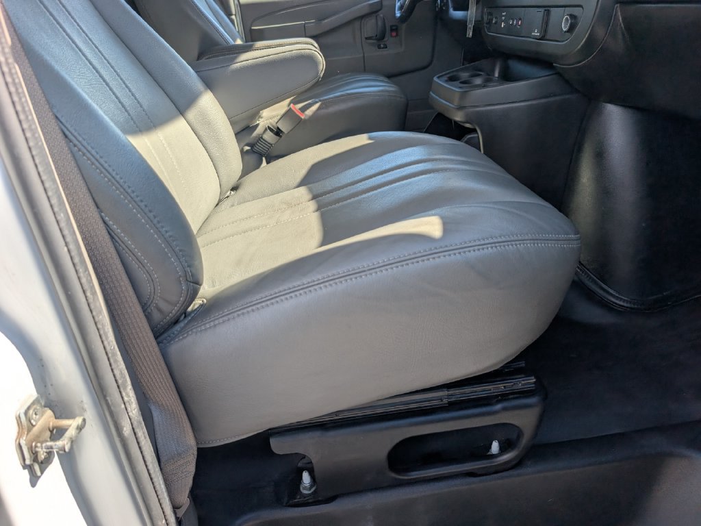 Used 2022 GMC Savana 3500 Extended w/ Driver Convenience Package RWD image 13