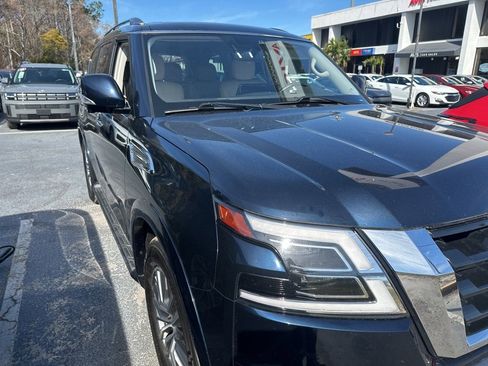 Used 2023 Nissan Armada SL image 3