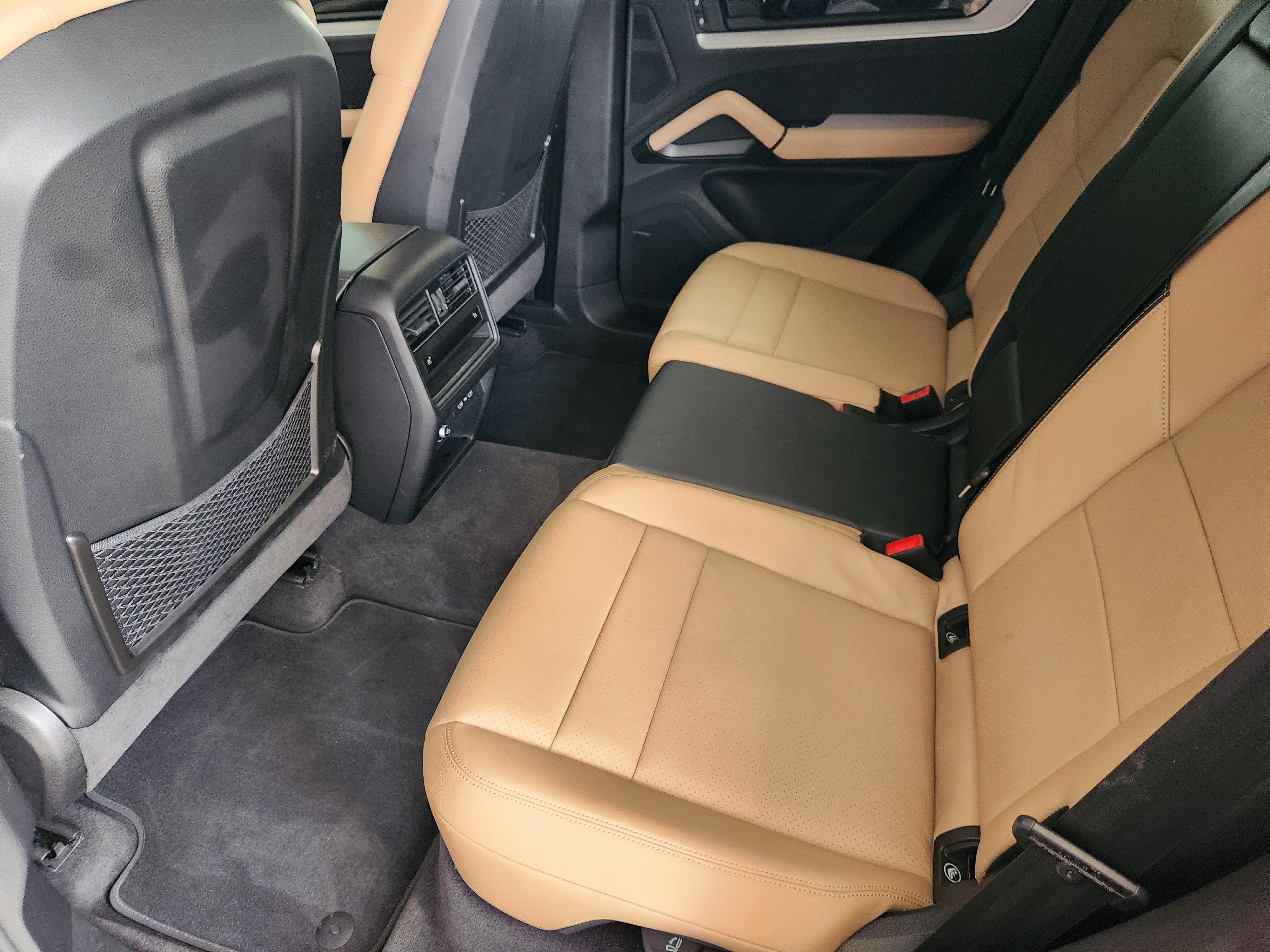 Certified 2026 Porsche Cayenne AWD/4WD image 30
