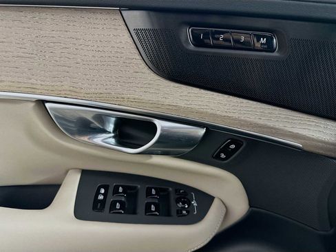 New 2026 Volvo XC90 T8 Plus image 16
