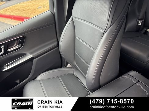 Used 2025 Mercedes-Benz GLC 300 4MATIC image 14