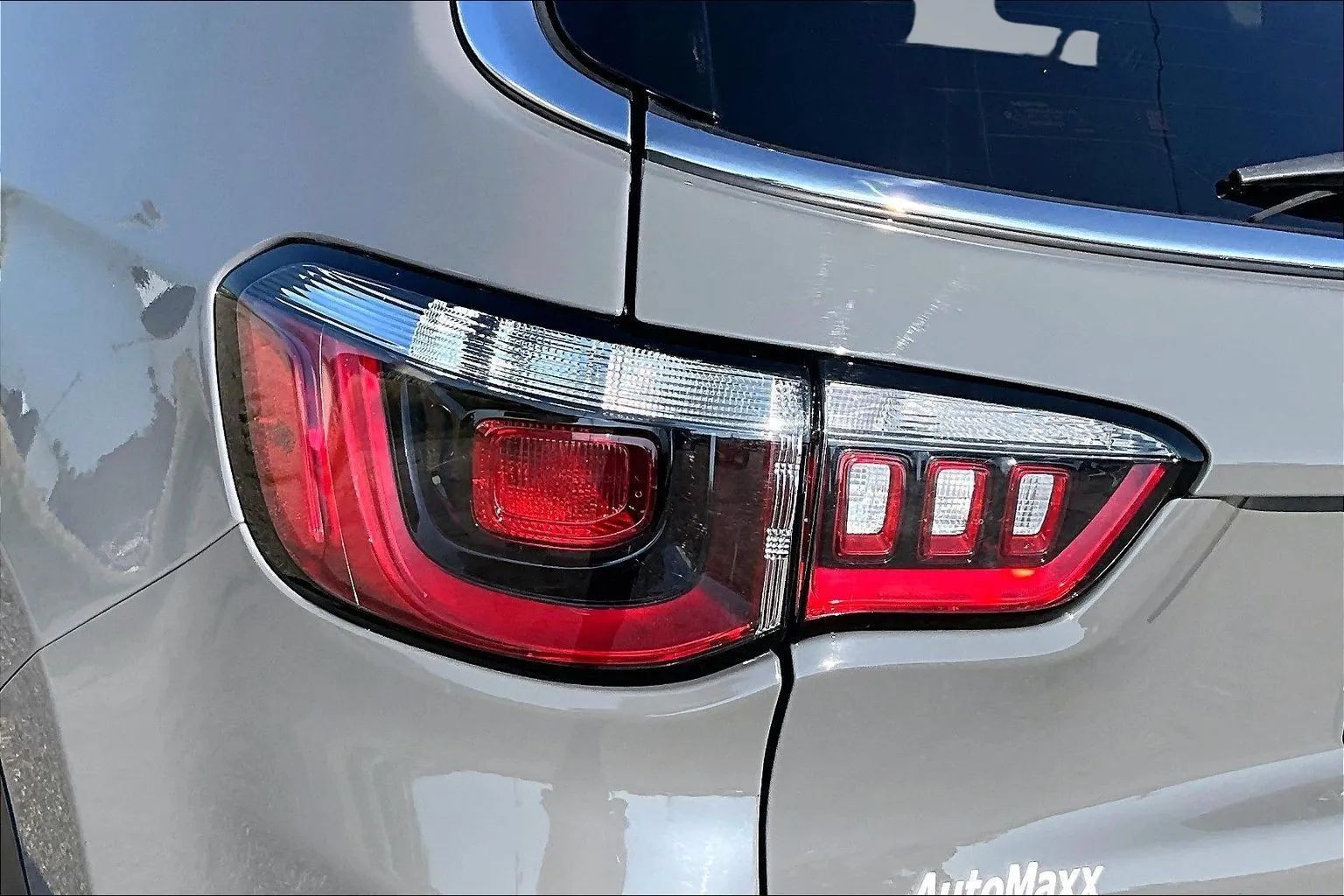 Used 2023 Jeep Compass Limited AWD/4WD image 23