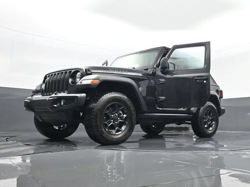 Used 2023 Jeep Wrangler Sport AWD/4WD image 30