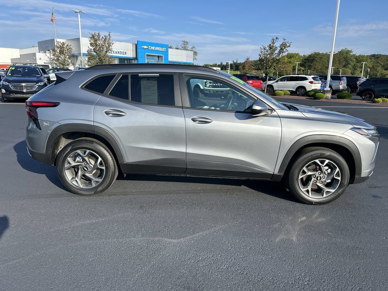 Used 2026 Chevrolet Trax LT w/ Driver Confidence Package FWD image 8