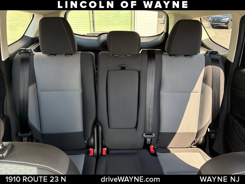 Used 2018 Ford Escape SE w/ SE Sync 3 Package AWD/4WD image 14