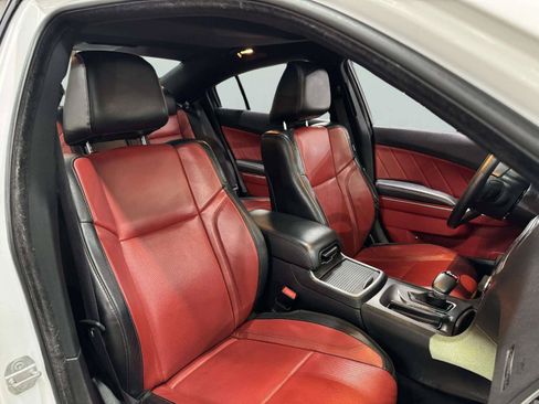 Used 2017 Dodge Charger SXT w/ AWD Plus Group image 42
