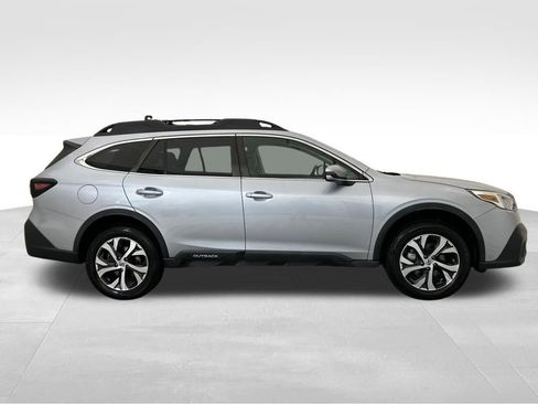 Used 2022 Subaru Outback Limited image 7