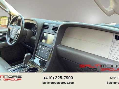 Used 2015 Lincoln Navigator 4WD image 15