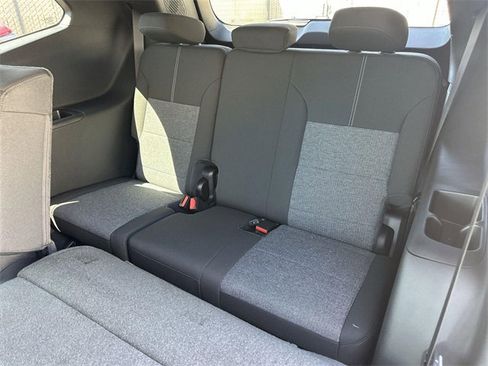 New 2025 GMC Acadia Elevation image 25