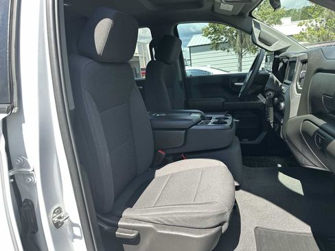 Certified 2022 Chevrolet Silverado 1500 Custom AWD/4WD image 19