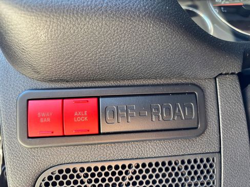 Used 2018 Jeep Wrangler Unlimited Rubicon AWD/4WD image 17