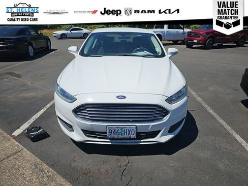 Used 2014 Ford Fusion SE FWD image 9