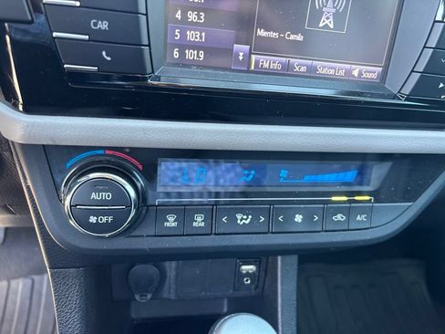 Used 2016 Toyota Corolla LE FWD image 23