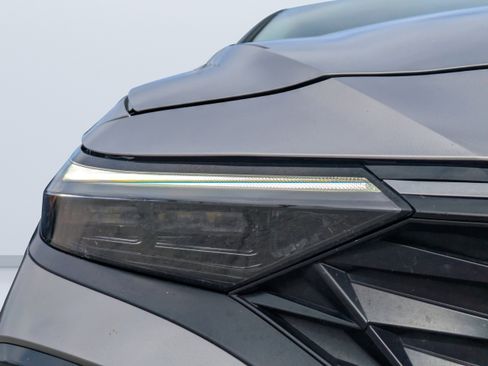 Certified 2025 Hyundai Elantra Limited image 10