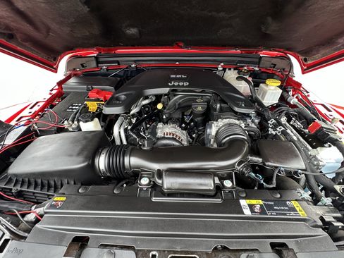 Used 2021 Jeep Gladiator Rubicon w/ Cold Weather Group image 35