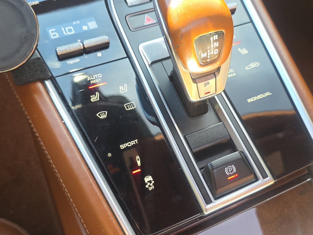 Used 2018 Porsche Panamera 4 w/ Premium Package Plus AWD/4WD image 28
