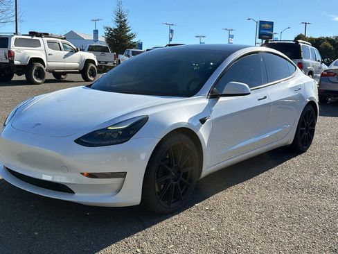 Used 2023 Tesla Model 3 Performance image 1