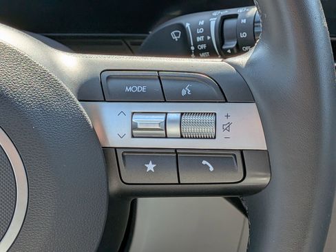 Used 2024 Hyundai Kona SEL image 19