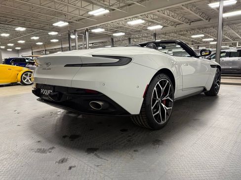 Used 2019 Aston Martin DB11 Volante image 4