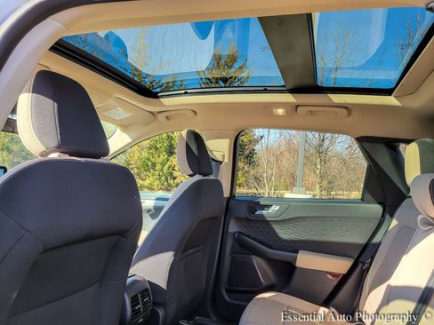 Used 2020 Ford Escape SE image 12