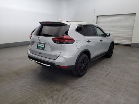 Used 2018 Nissan Rogue S image 9