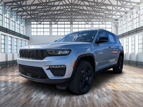 New 2025 Jeep Grand Cherokee Limited w/ Luxury Tech Group II image 8