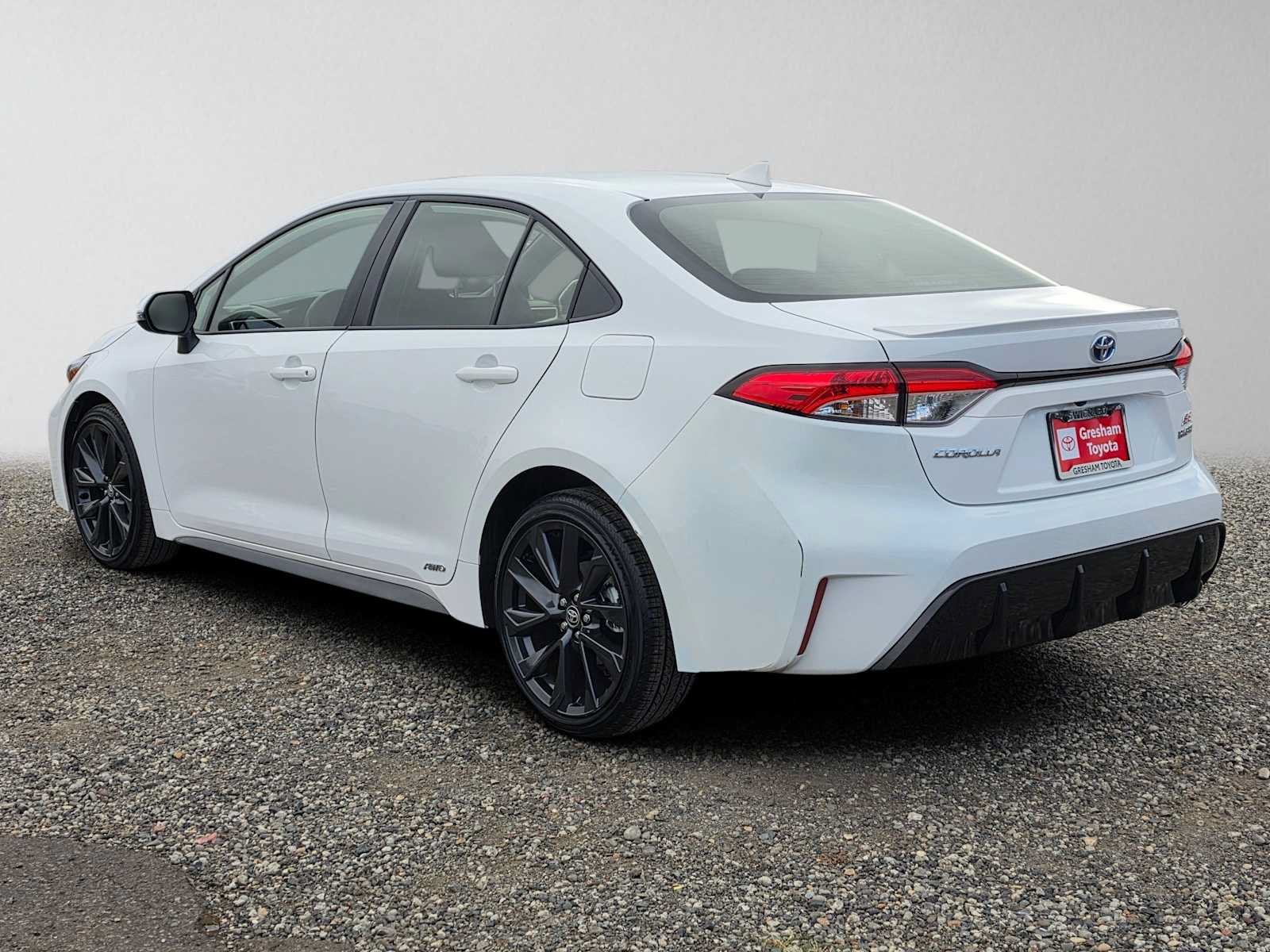 Used 2024 Toyota Corolla SE w/ SE Package AWD/4WD image 5