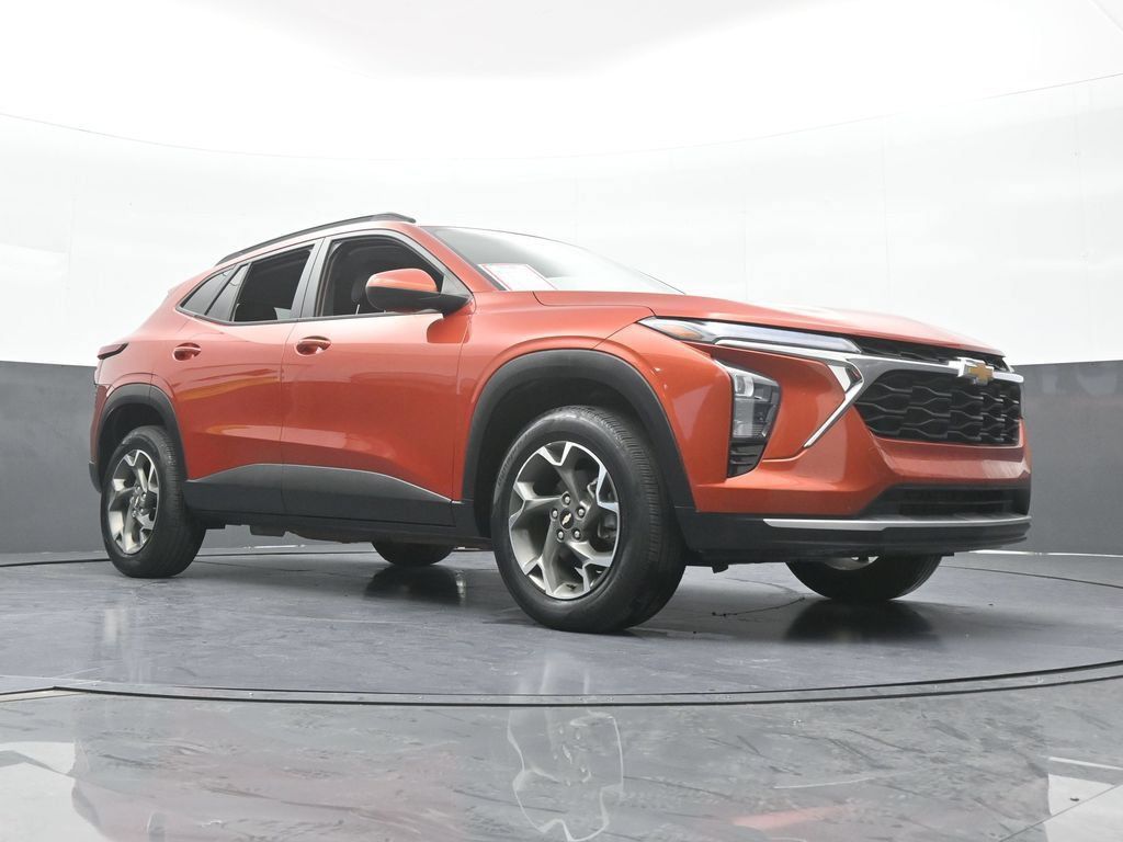 Used 2024 Chevrolet Trax LT w/ Driver Confidence Package FWD image 59