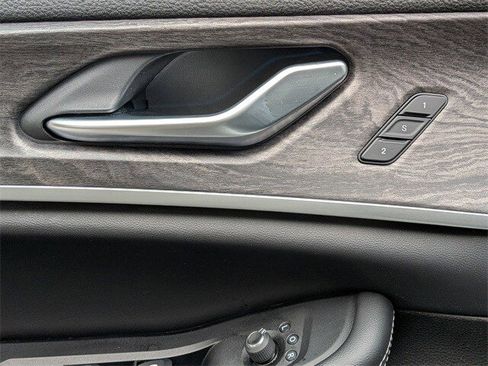 Used 2024 Jeep Grand Cherokee Limited image 11