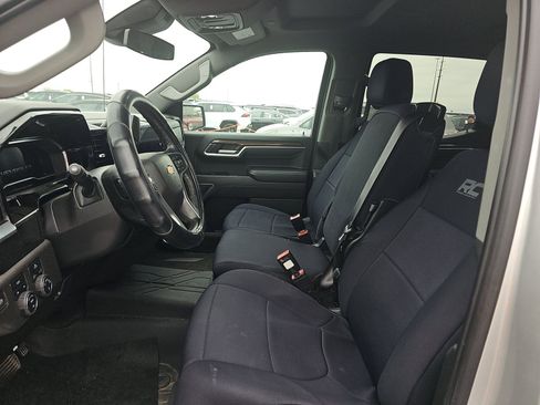 Used 2022 Chevrolet Silverado 1500 LT AWD/4WD image 10
